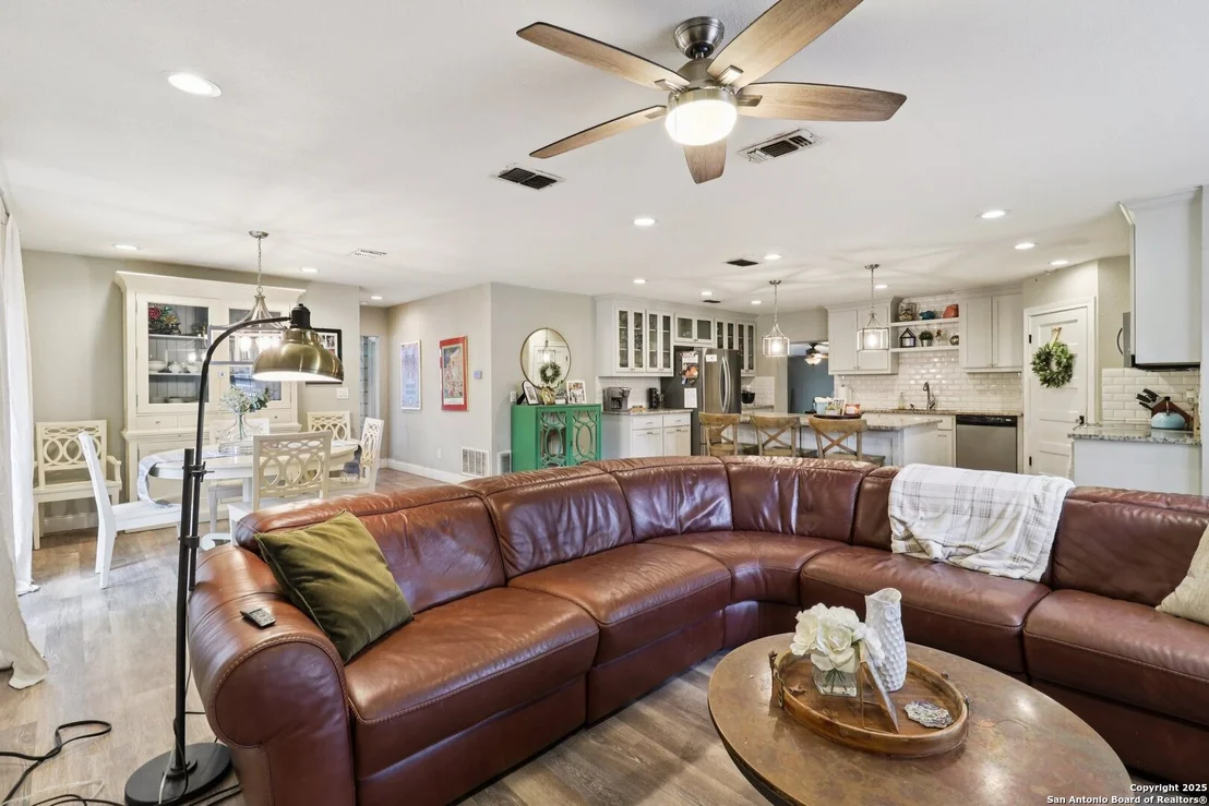 Photo of 503 Mockingbird