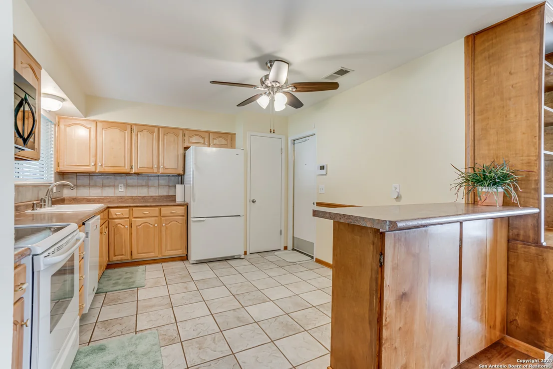 Photo of 7207 CASTLE GATE