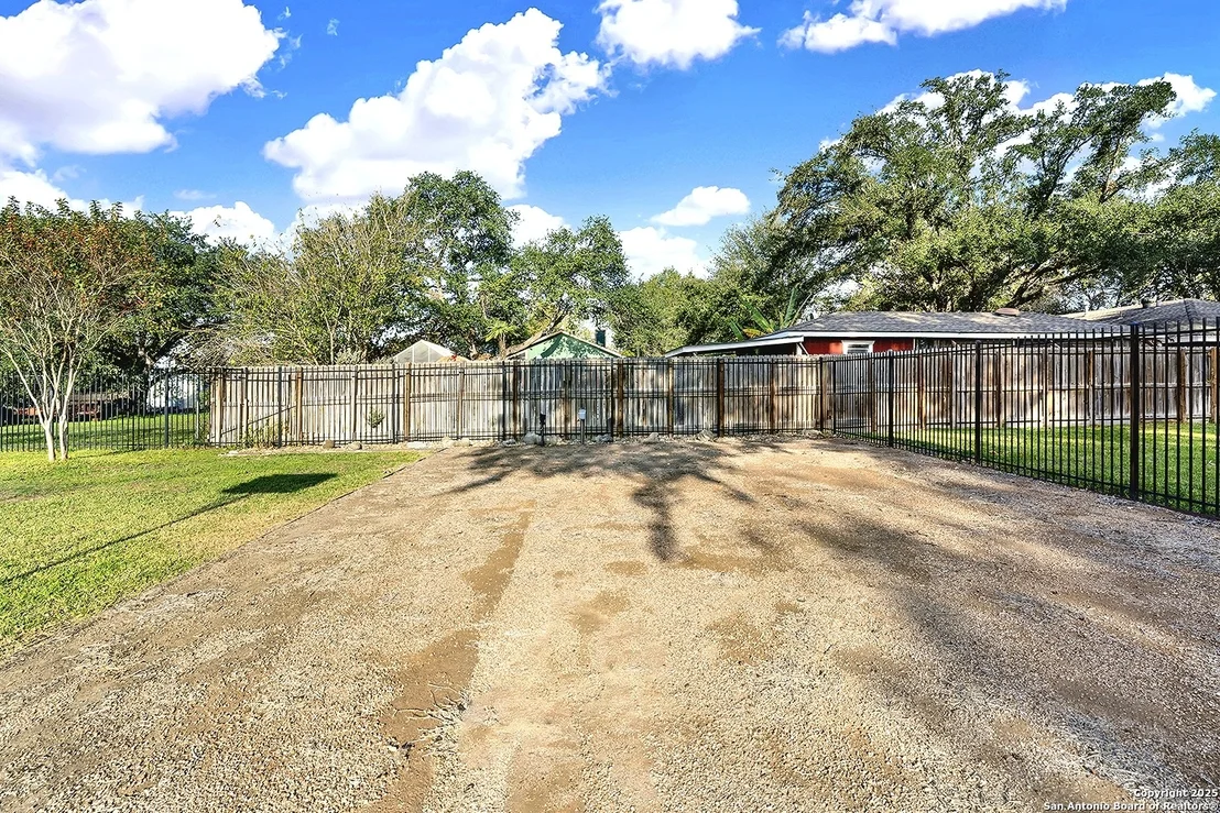 Photo of 1309 E