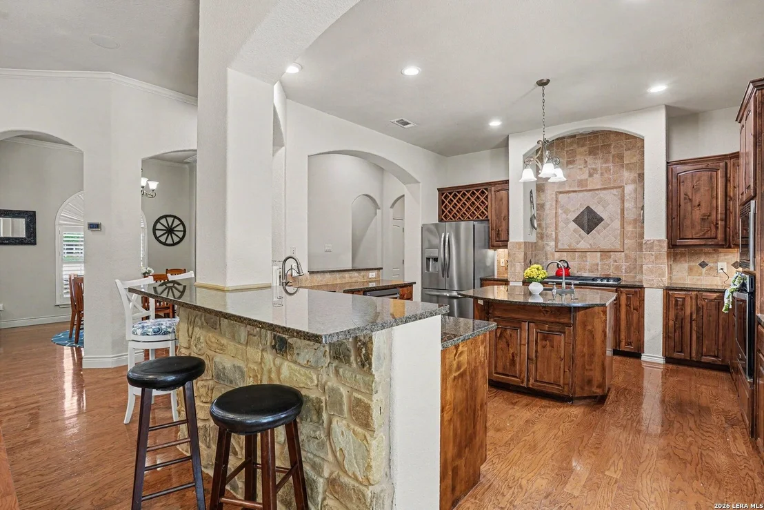 Photo of 233 MEADOWLARK LN