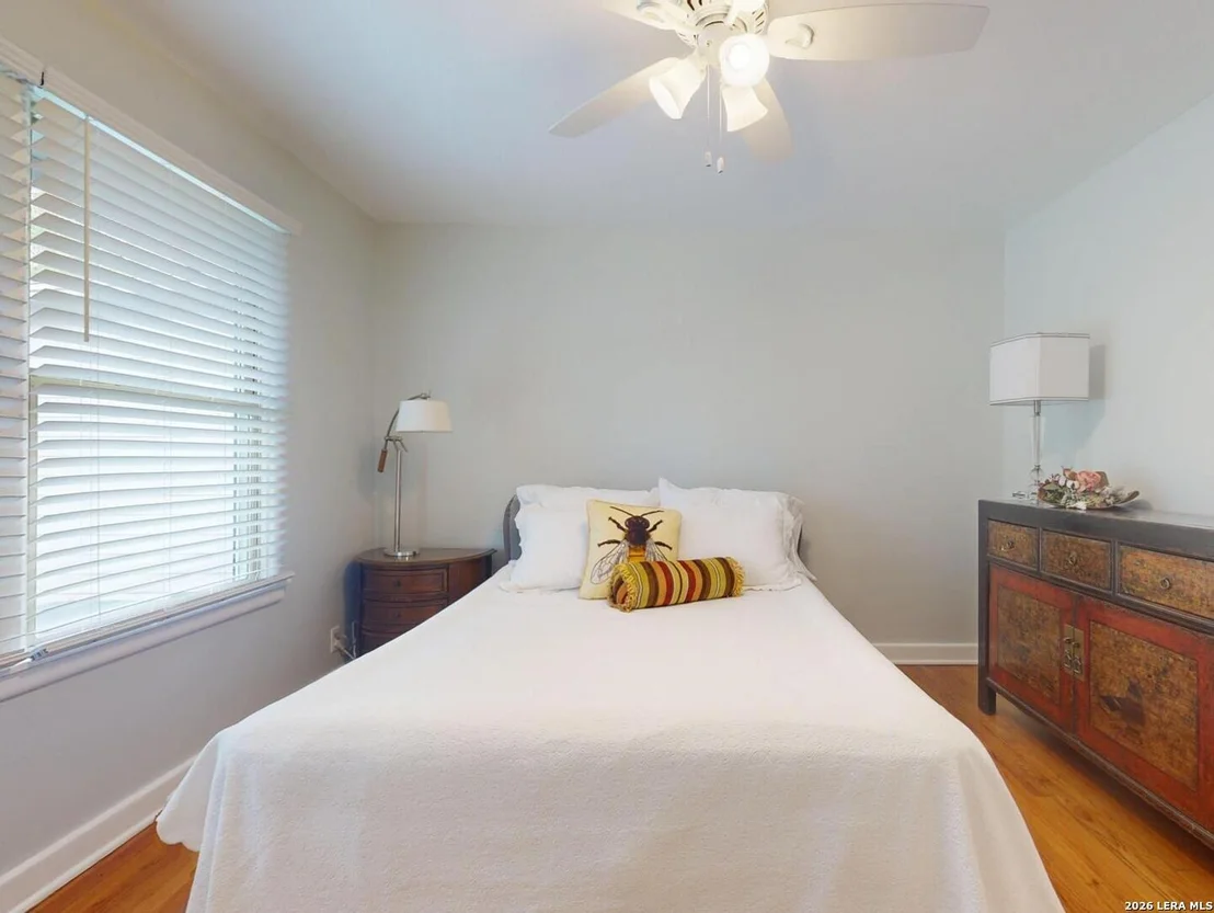 Photo of 126 BREES BLVD