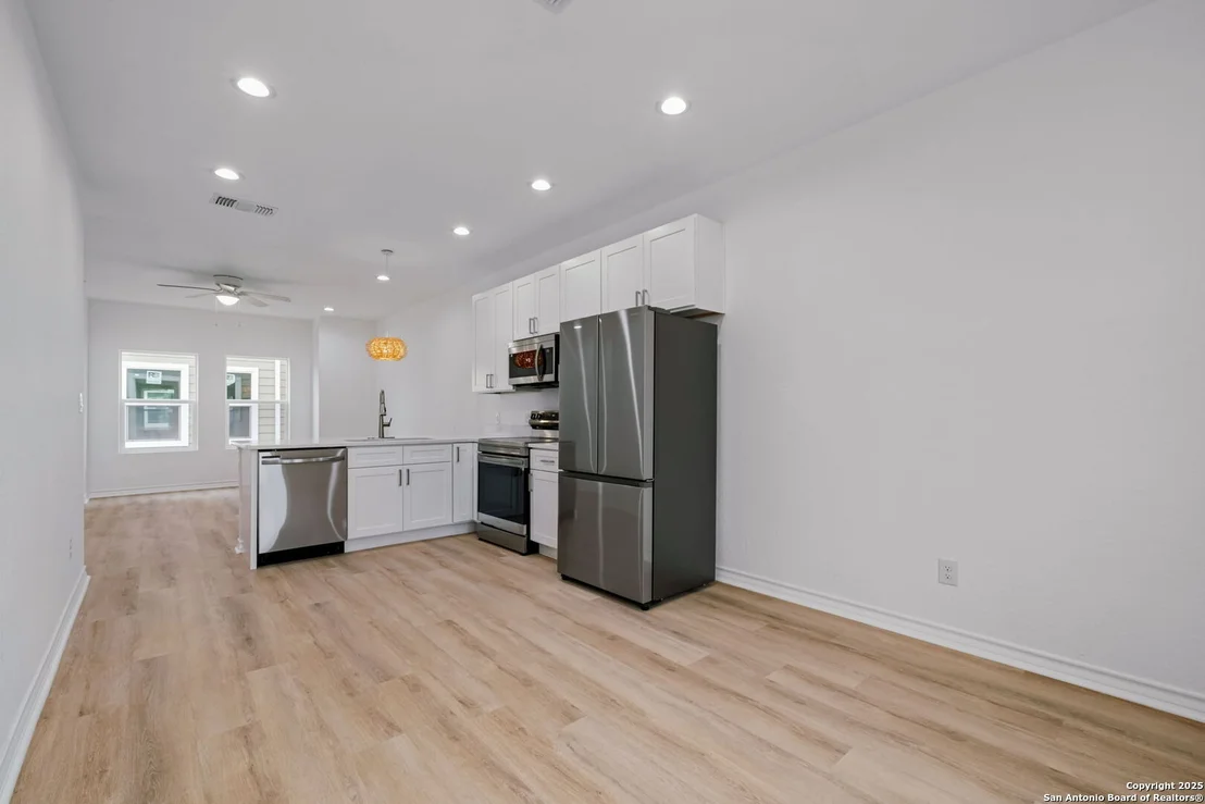 Photo of 1502 S Walters