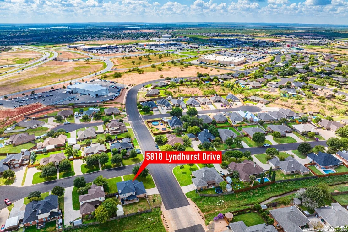 Photo of 5818 Lyndhurst Drive
