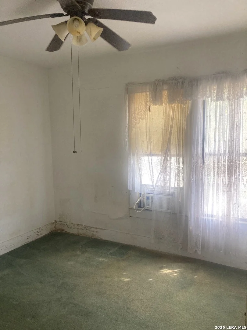 Photo of 651 BARRETT PL