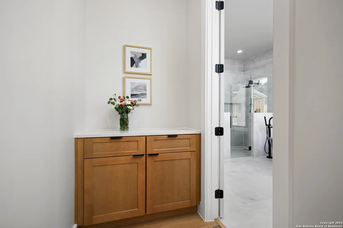 Photo of 9539 Lenox Hill