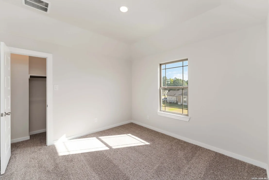 Photo of 6002 WILLOW POINT BLVD