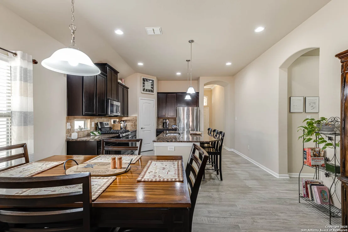 Photo of 8439 MEADOW PLNS