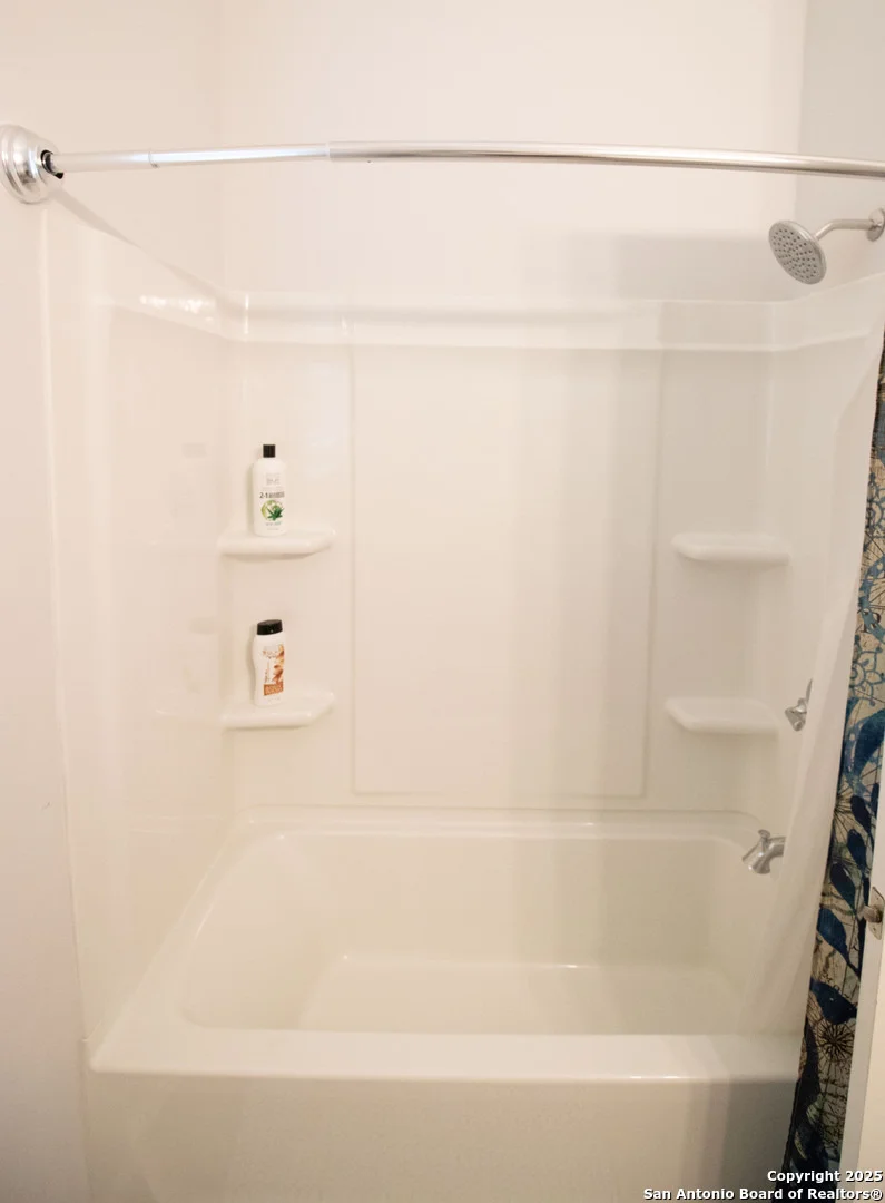 Photo of 207 Paradise Dr