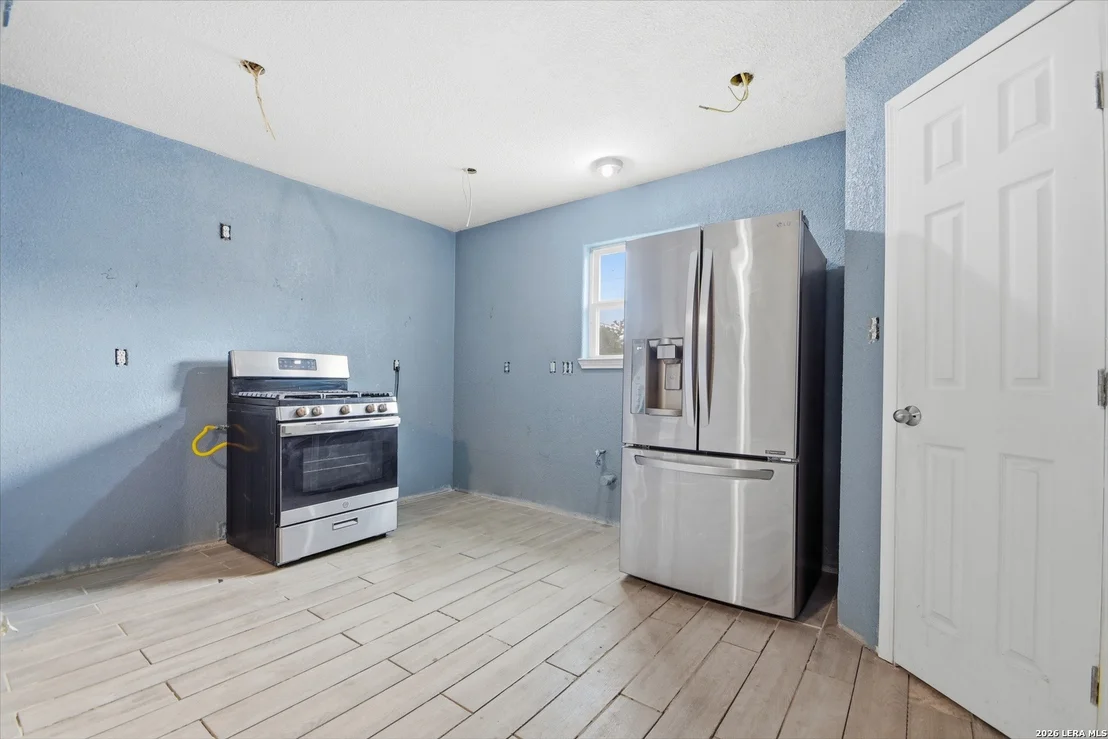 Photo of 939 W Harding Blvd