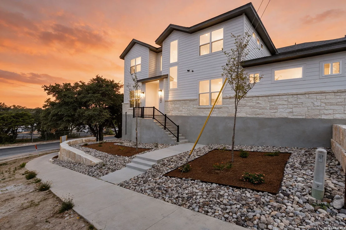Photo of 104 MAGNOLIA CIR