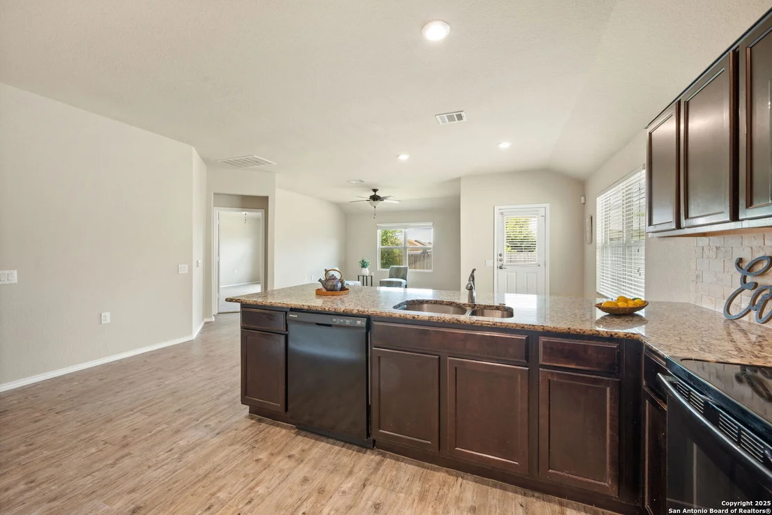 Photo of 7115 Azalea Sq