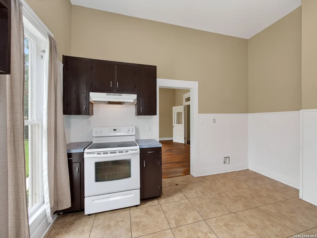 Photo of 301 Jefferson Dr