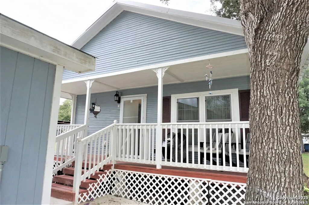 Photo of 1105 N Buchanan