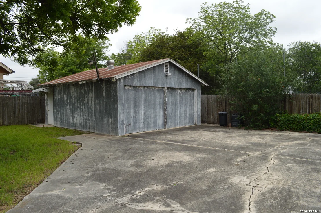 Photo of 425 Robert E Lee