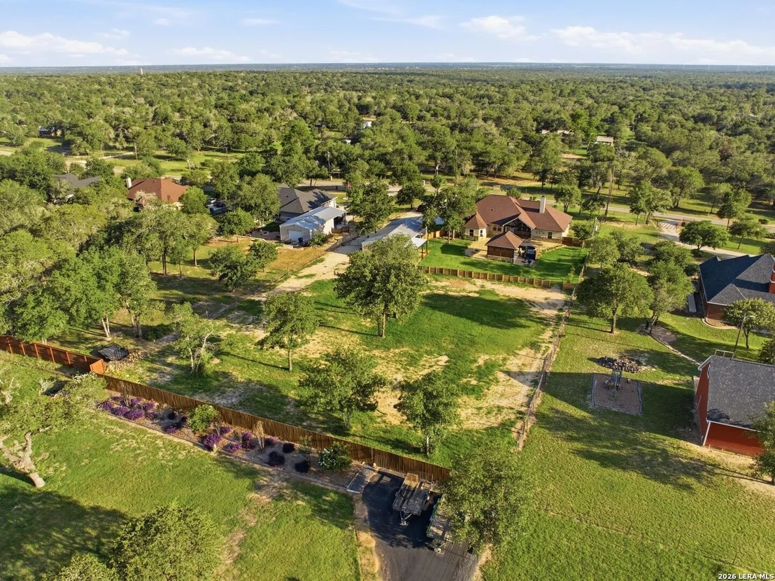 Photo of 1009 Bluebonnet Ln