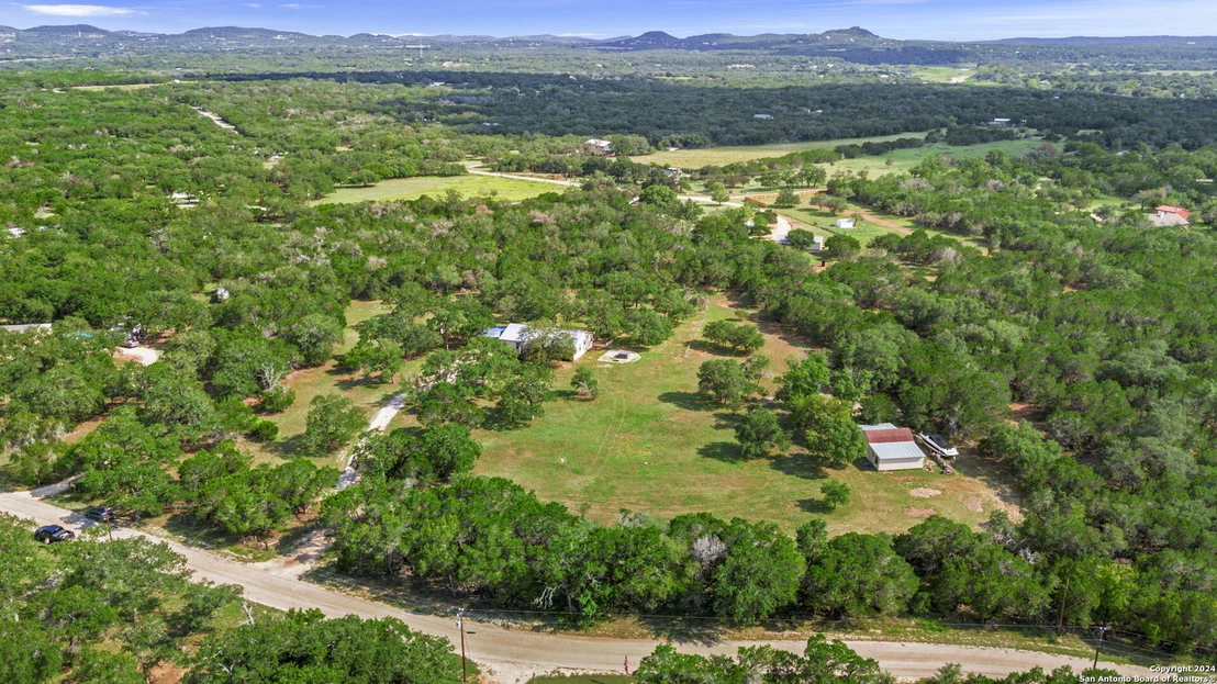 Photo of 592 Oakridge Trail