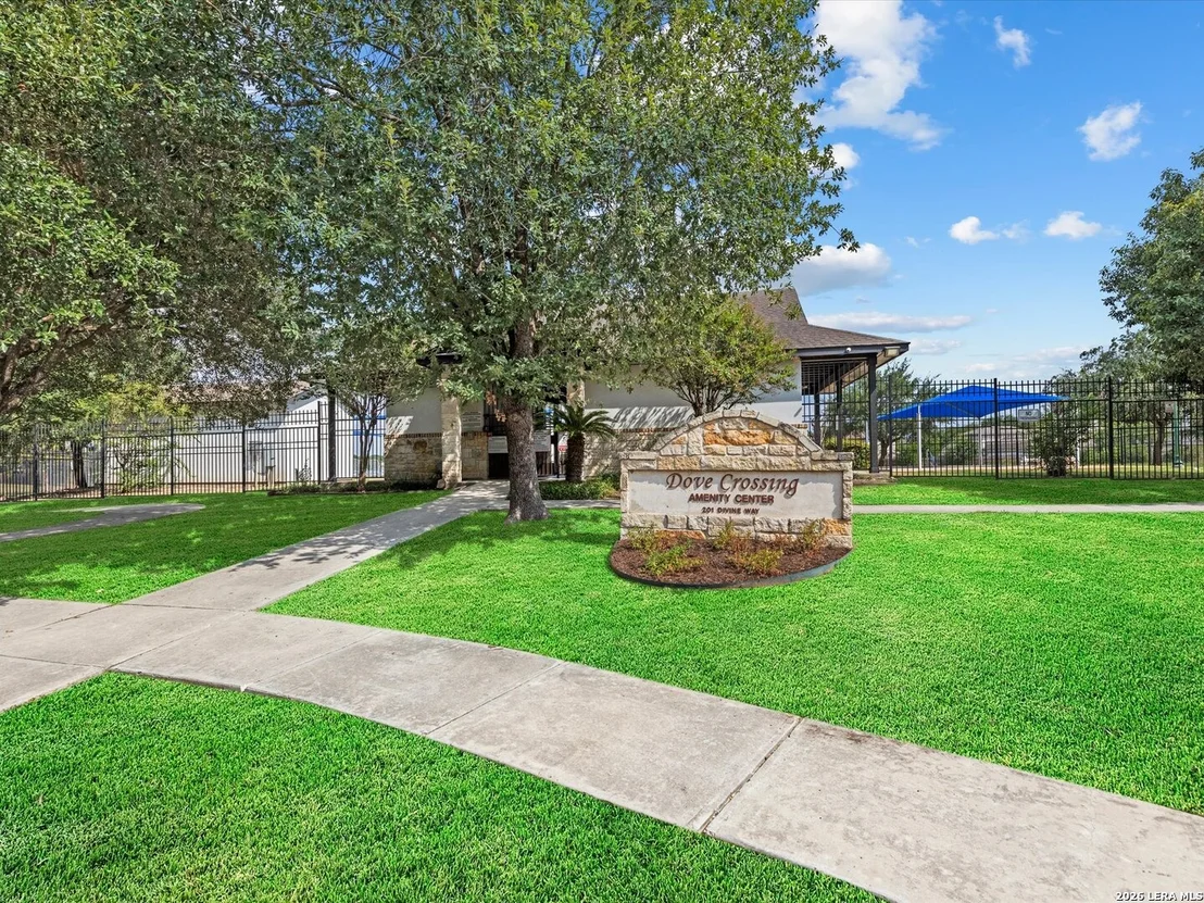 Photo of 2449 Harris