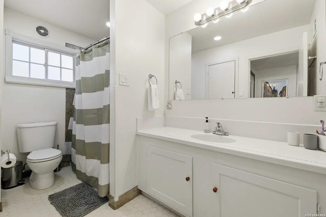 Photo of 326 Burnside Dr
