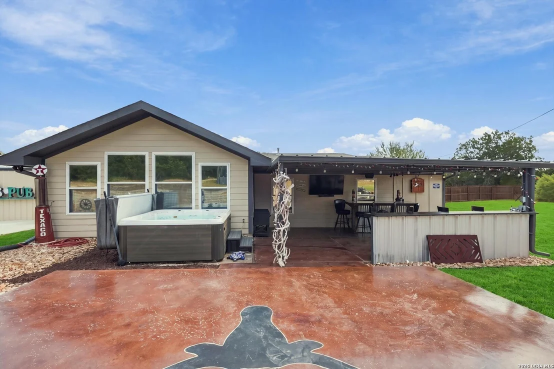 Photo of 526 CHEYENNE TRL