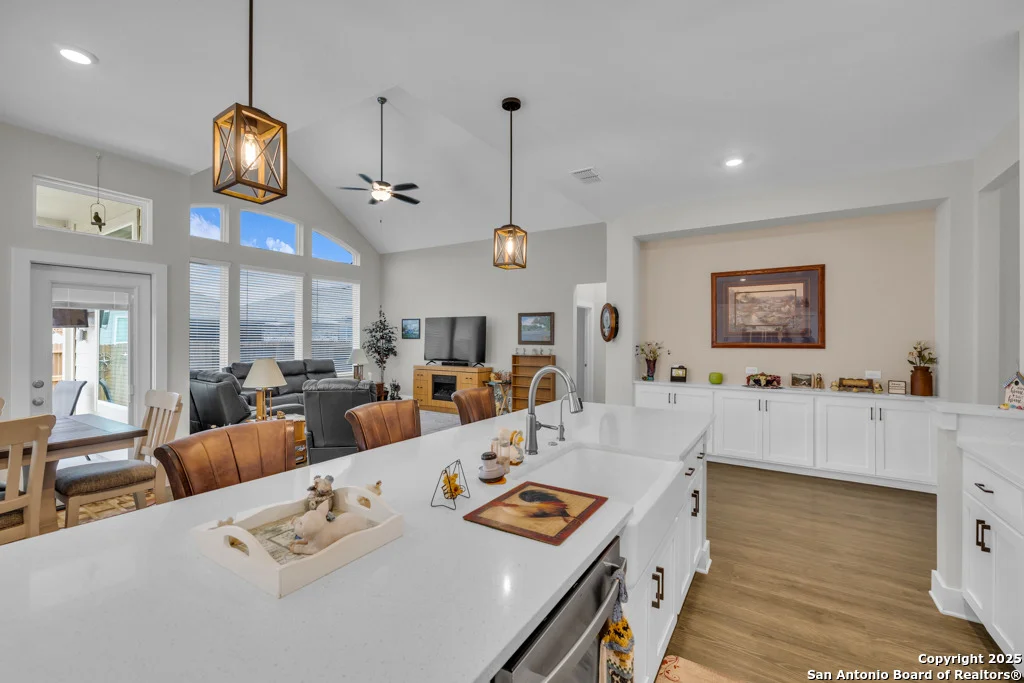 Photo of 929 Rench