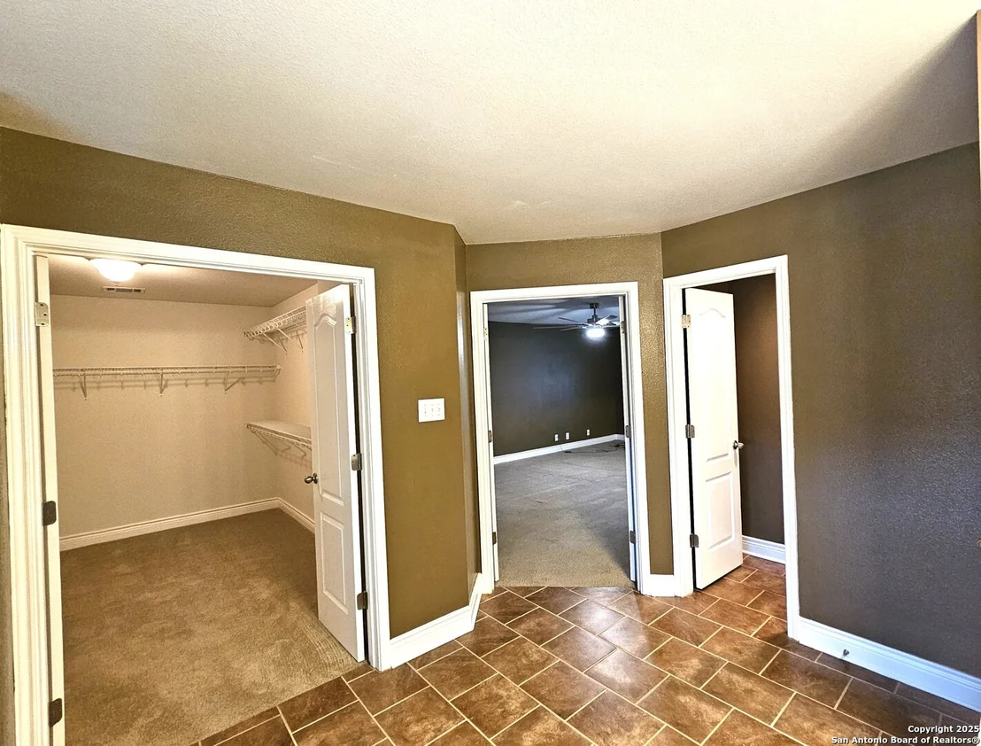 Photo of 213 SPICE OAK LN