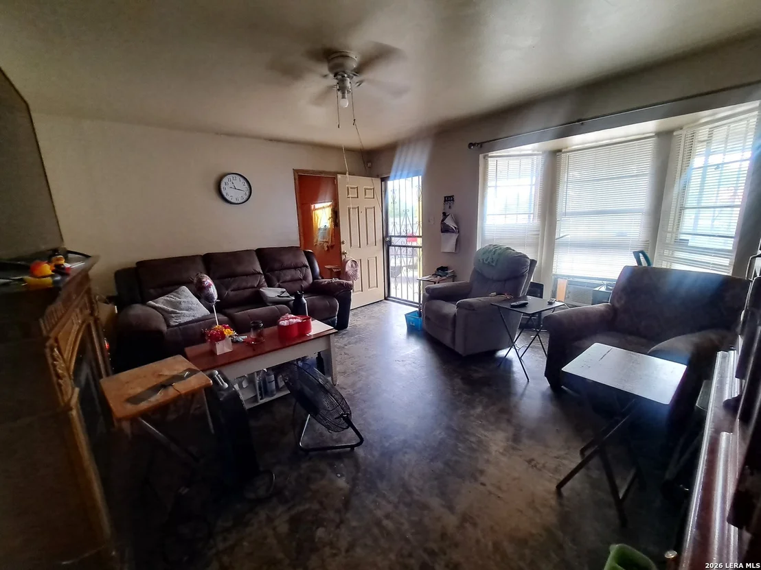 Photo of 2415 Gunsmoke