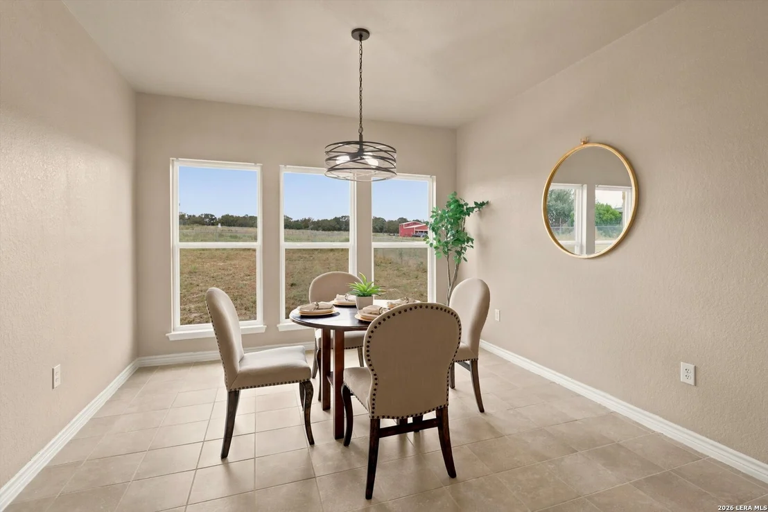 Photo of 200 Lakeview Cir