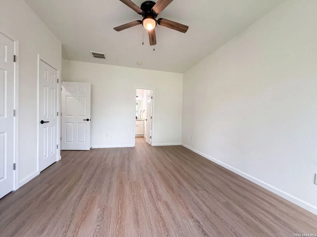 Photo of 216 LIECK CV