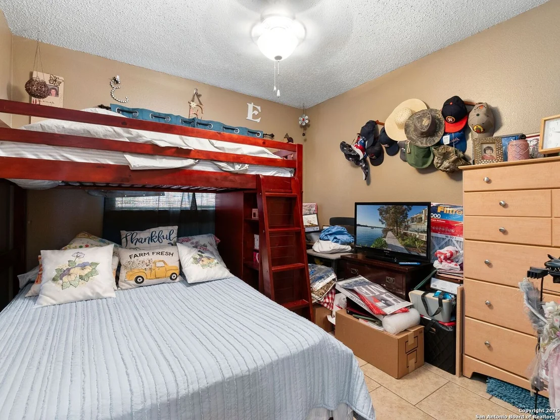 Photo of 6831 Celes Meadow