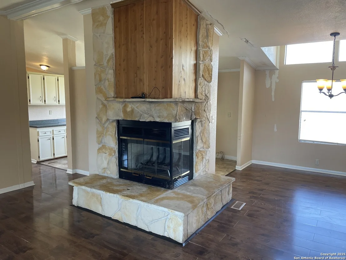 Photo of 914 COUNTY ROAD 4511
