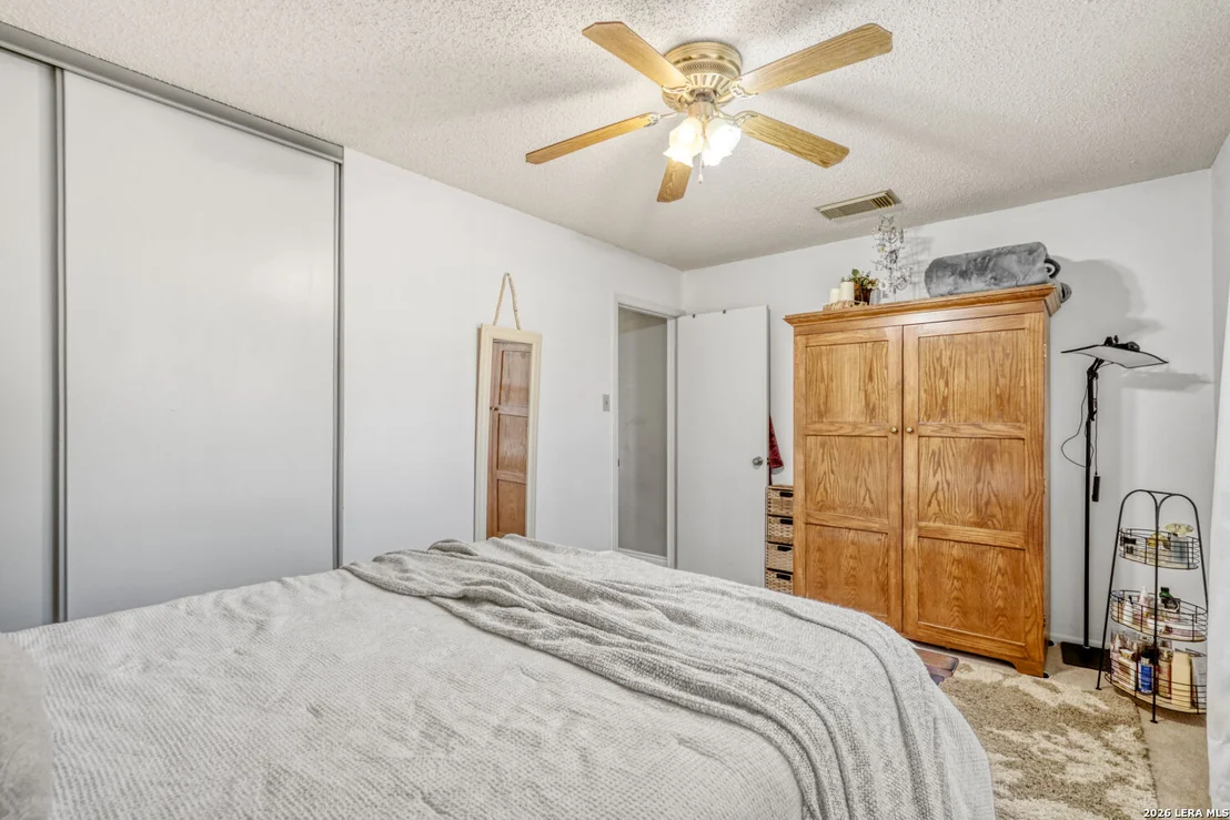 Photo of 8102 Bent Meadow