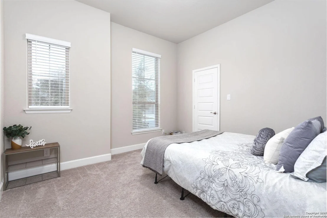 Photo of 2131 Thayer Cove