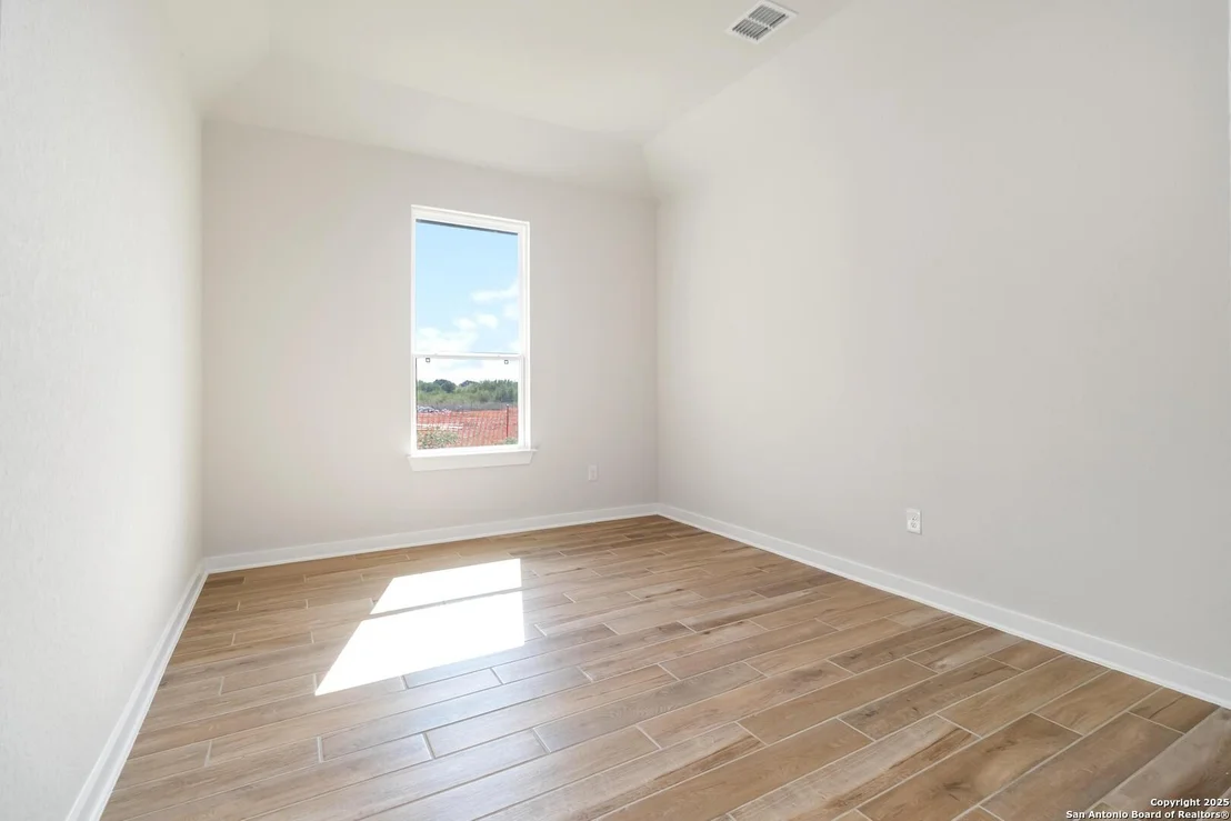 Photo of 541 Alta Vista Drive