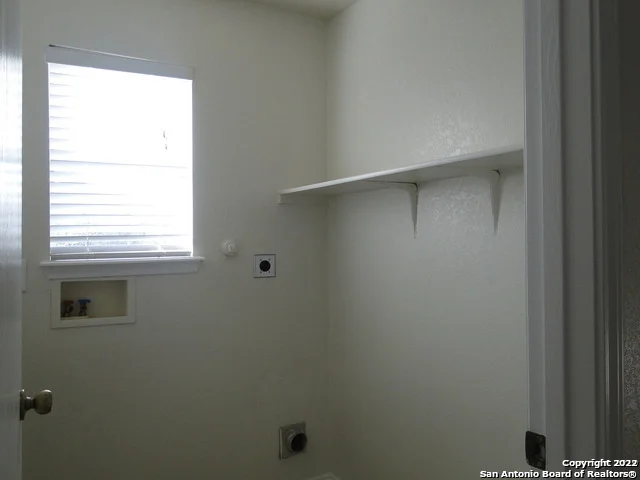 Photo of 421 Hampton Cove