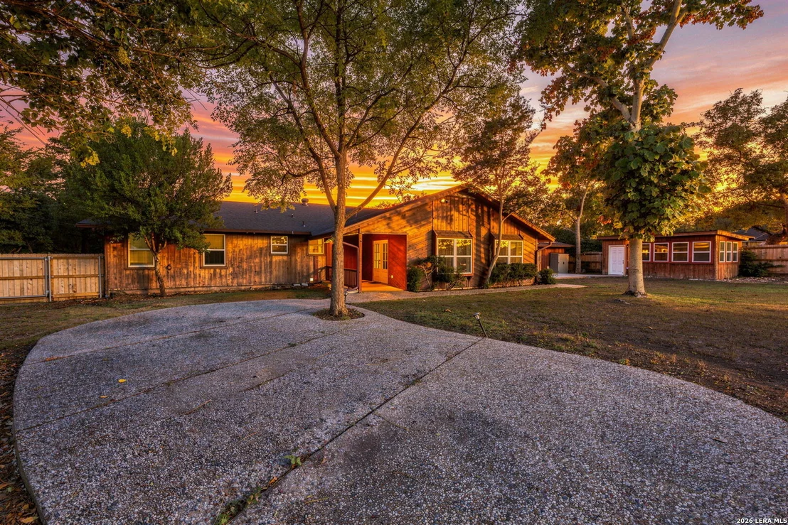 Photo of 1106 W MAIN ST