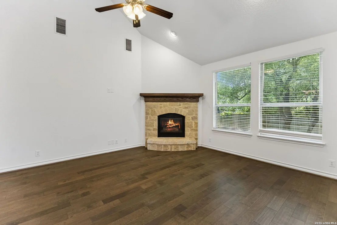Photo of 121 Cimarron Crk