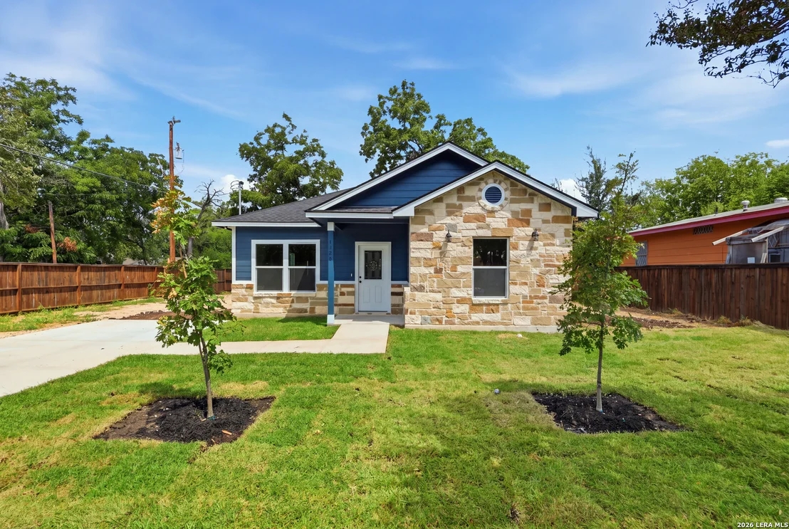 Photo of 1123 VICKERS AVE