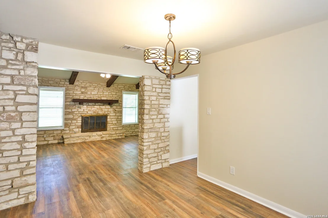 Photo of 131 CREEKSIDE DR