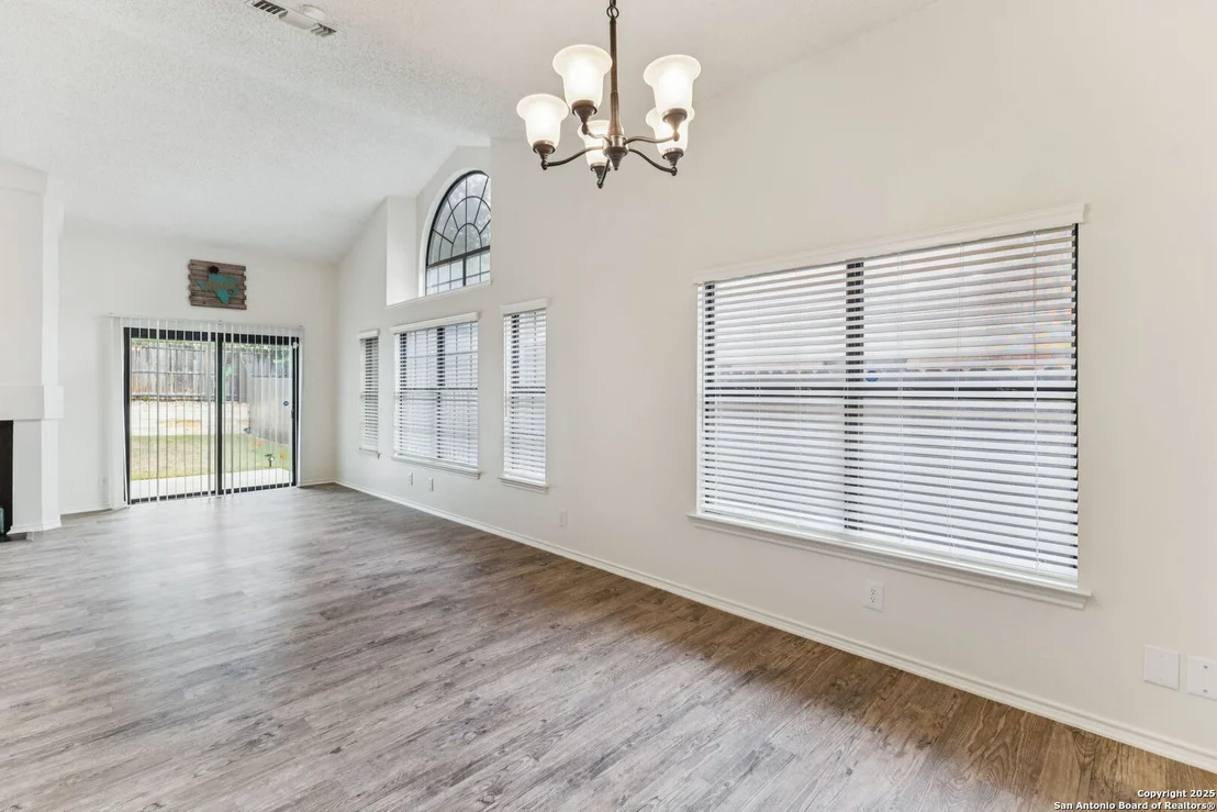 Photo of 7009 Jefferson Ridge