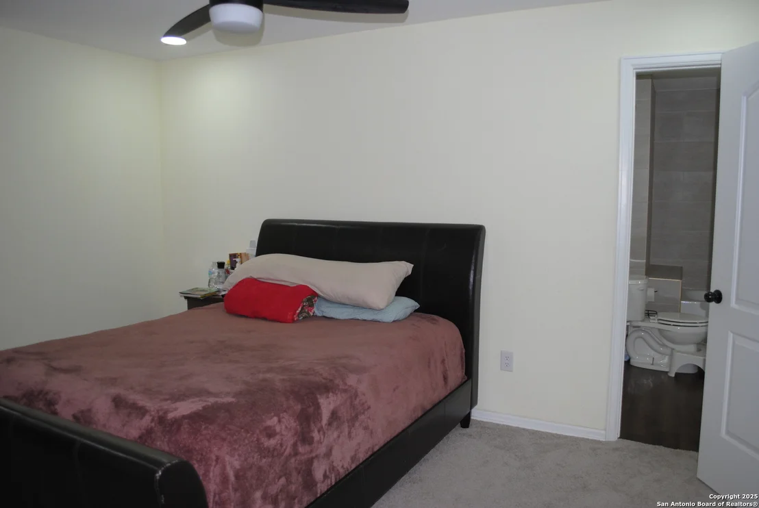 Photo of 4337 Throne