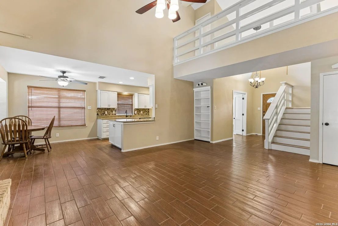 Photo of 2127 Oak Bnd