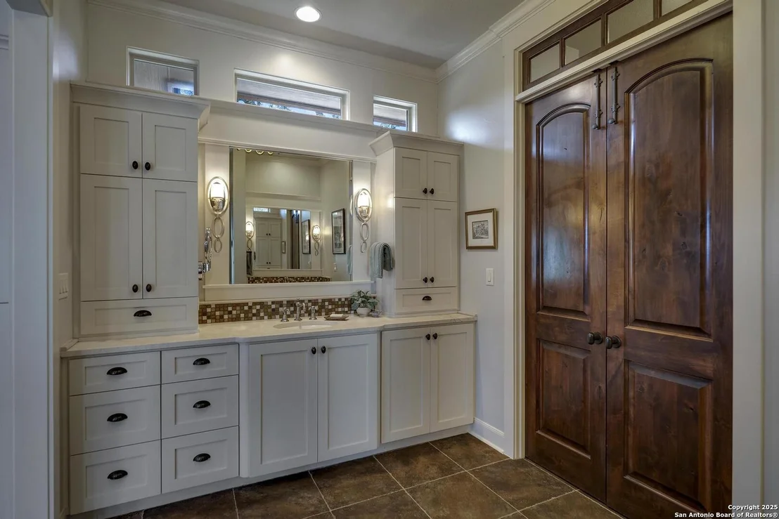 Photo of 107 LEGACY POINTE
