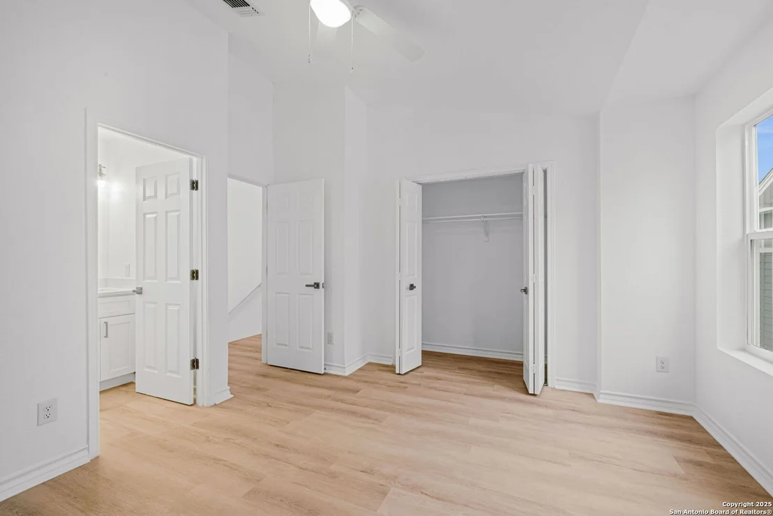 Photo of 1502 S Walters