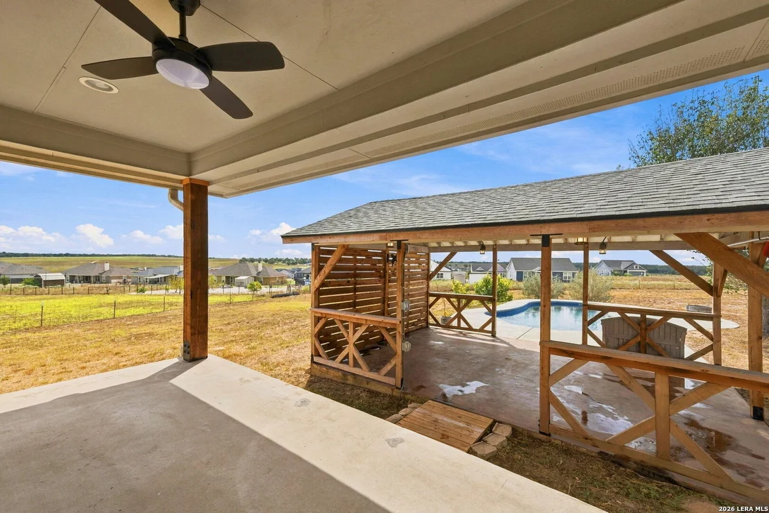 Photo of 418 Clover Ln