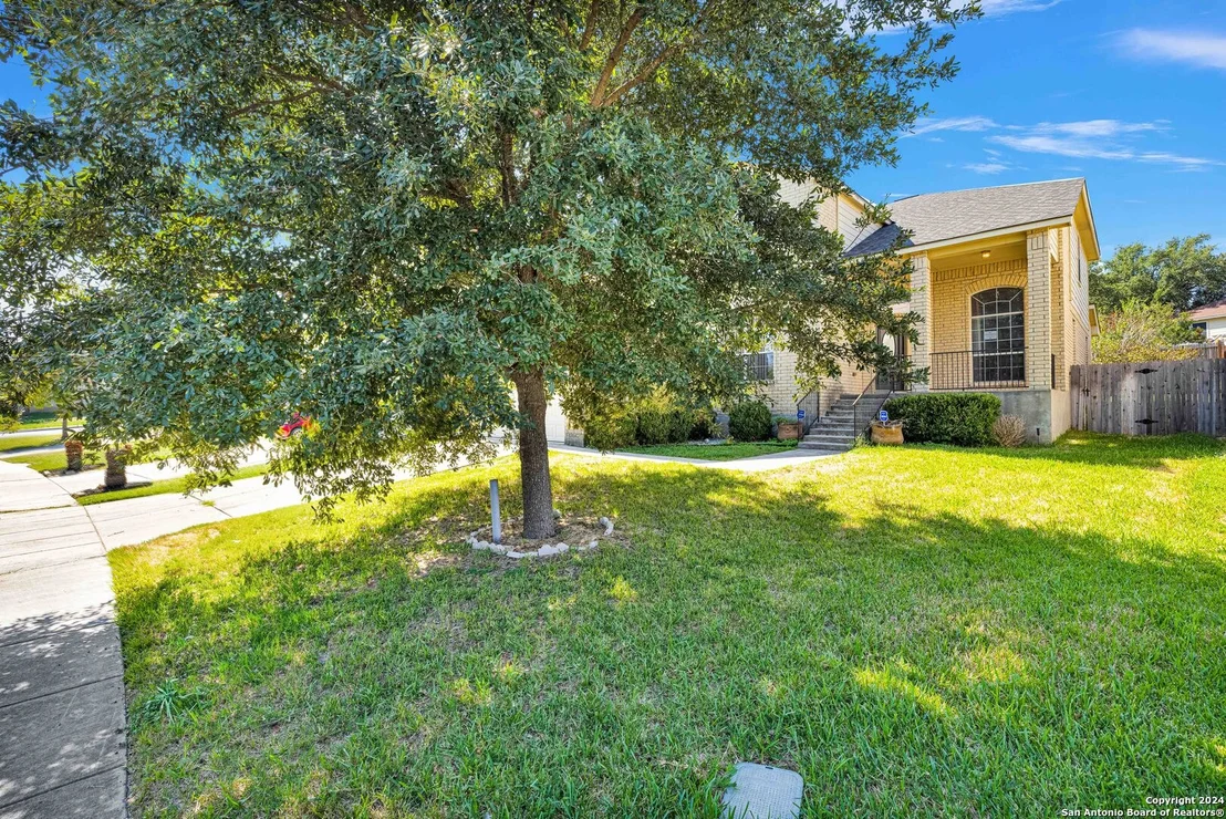 Photo of 611 PARK PT