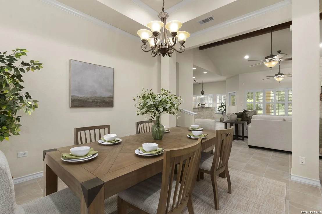 Photo of 128 Comal Oak