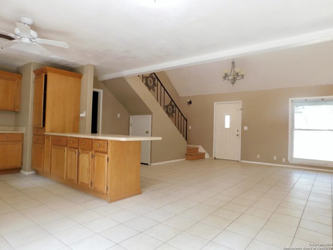 Photo of 30 CRESTLINE DR
