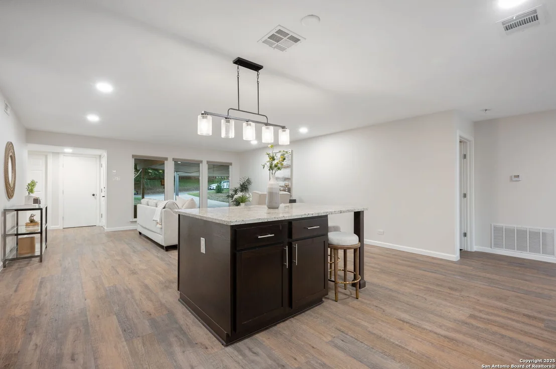 Photo of 929 Morningside