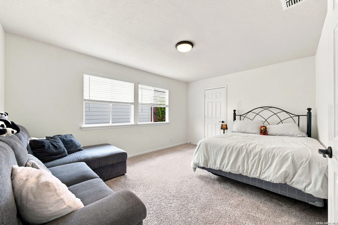 Photo of 17210 Darien Wing