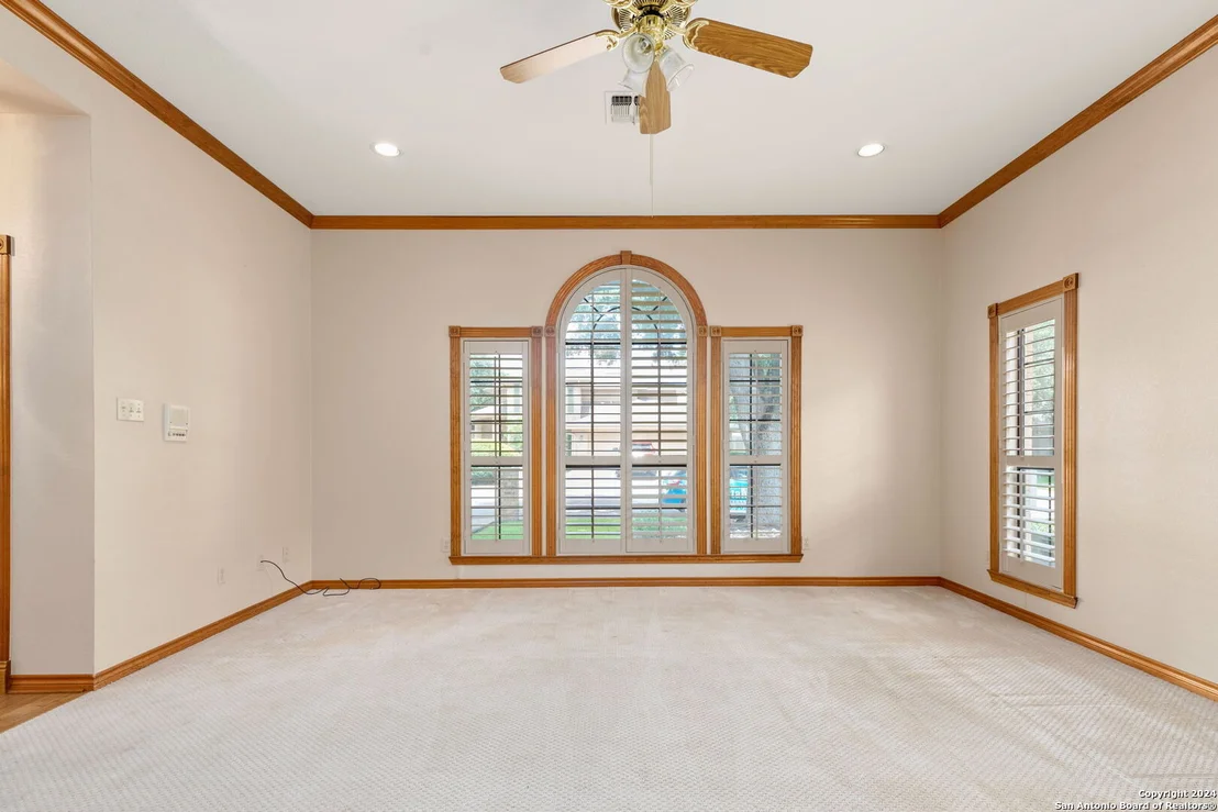 Photo of 144 GARDENRIDGE DR